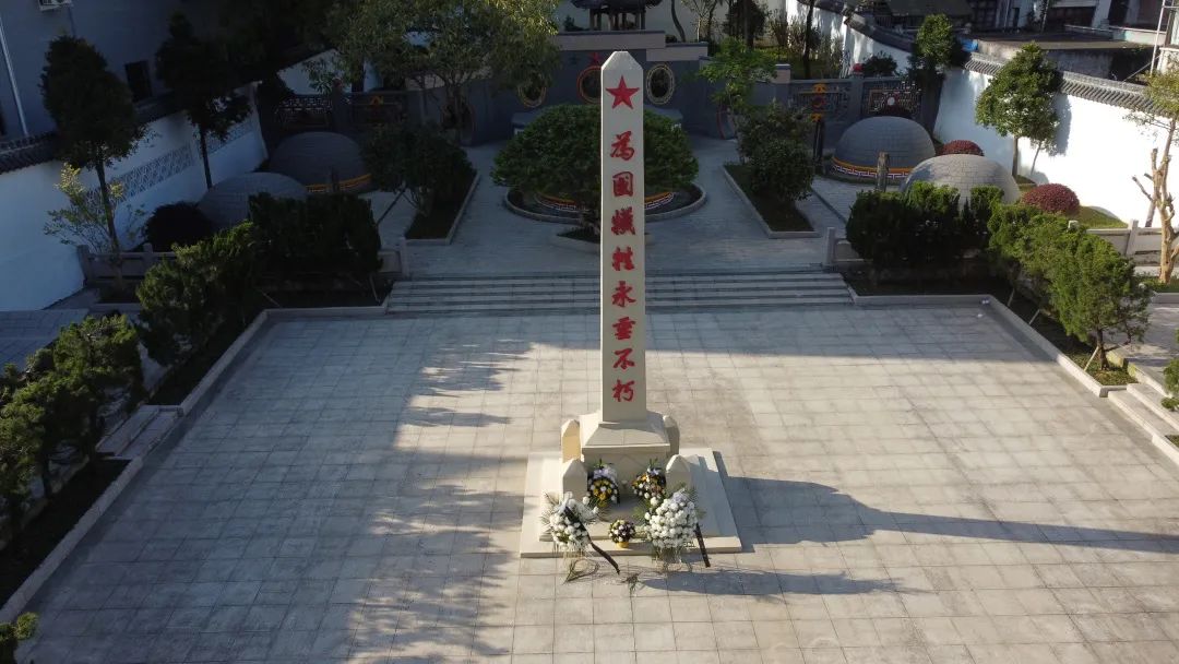 平阳县烈士陵园提升施工的内容包括:新建平阳县烈士英名墙,陵墓修复及